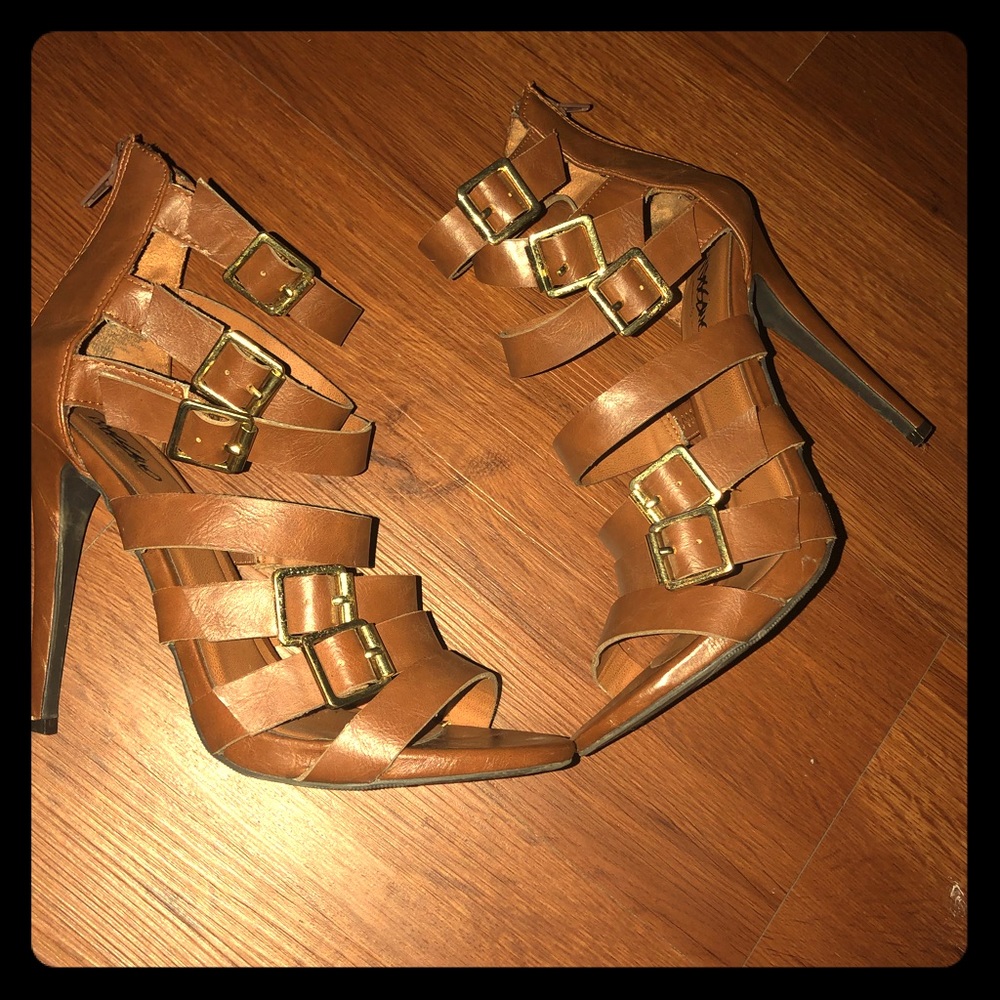 Khaki brown buckle high heel